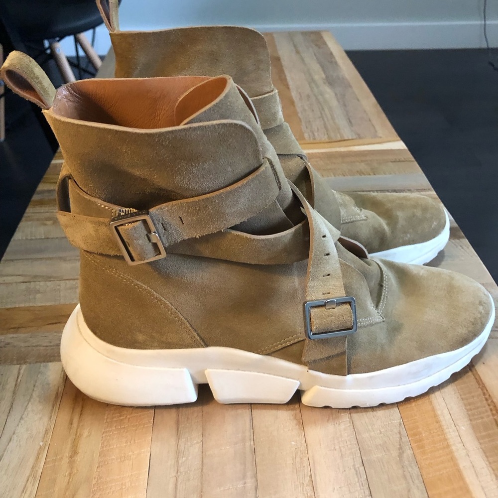 NWOT VIA SPIGA SUEDE ANKLE BOOTS